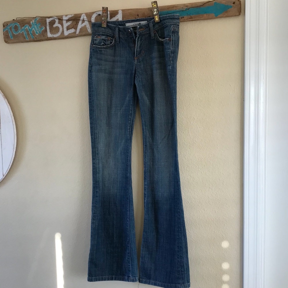 Joe’s sexy size 25 jeans, mid rise, great color